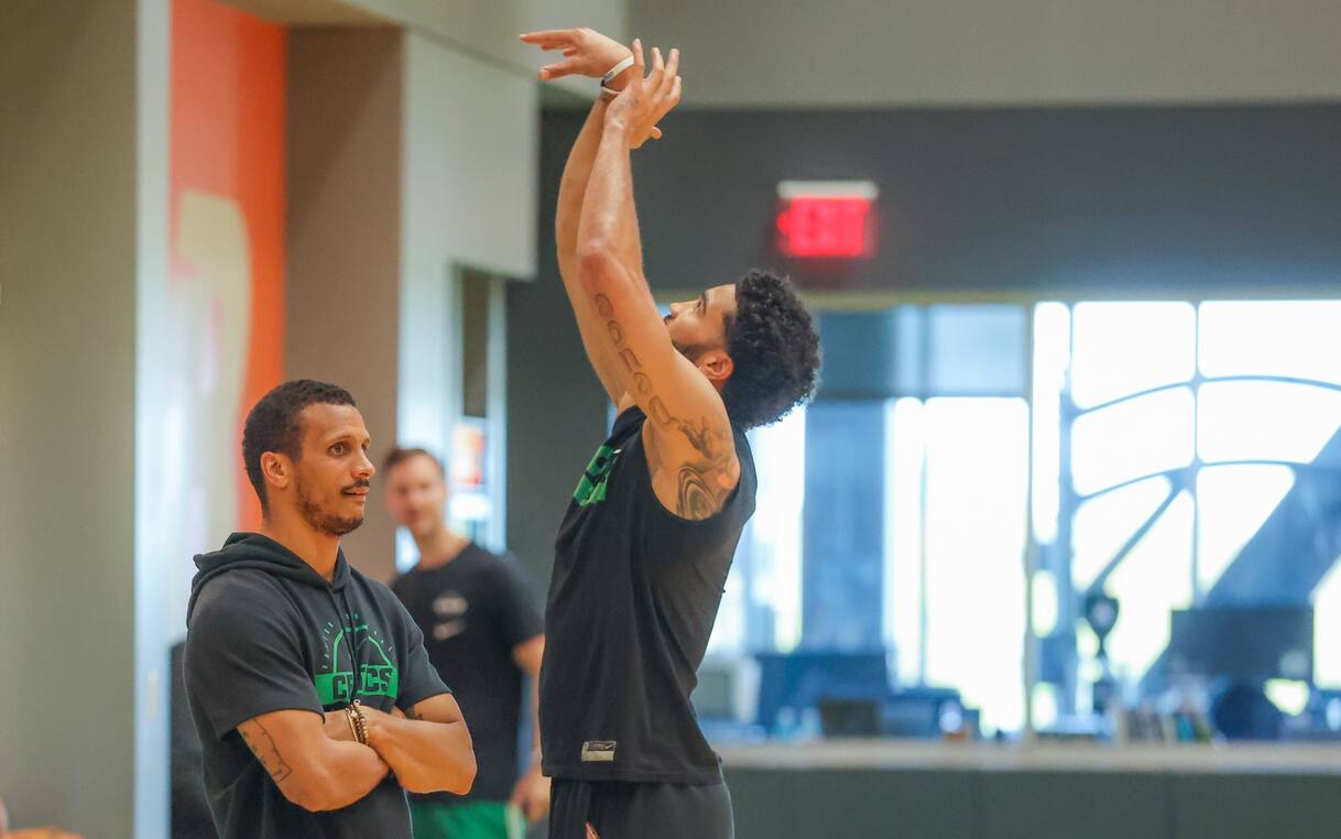 Tatum Return: NBA Star Dunks in Training – Video