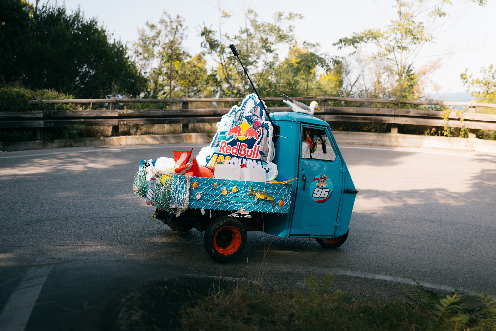 Ape Piaggio, da tre ruote tutto fare a mezzo da competizione | Sky TG24