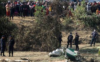 Il luogo dello schianto dell'aereo in Nepal