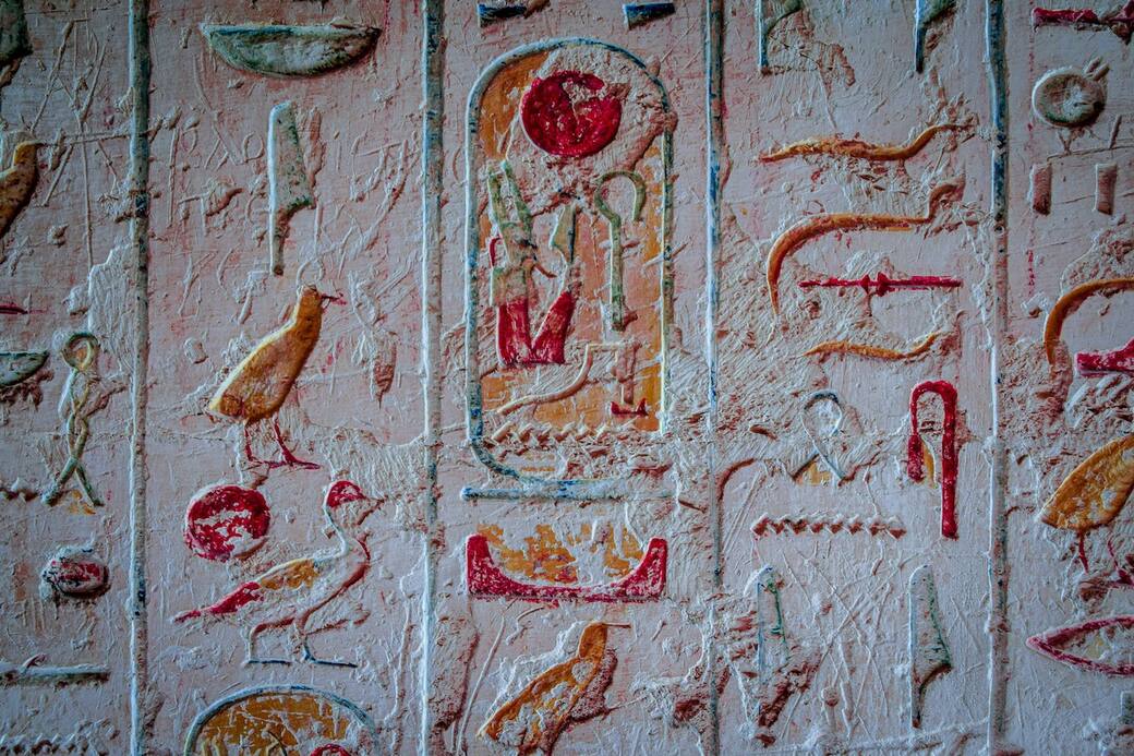 Valley of the Kings, Luxor, Egypt. Foto di Tom Podmore su Unsplash