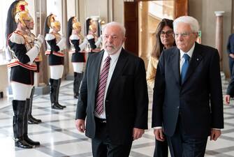 Il presidente della Repubblica Sergio Mattarella con il presidente della Repubblica Federativa del Brasile Luiz Ignácio Lula da Silva, in visita ufficiale a Roma, 21 giugno 2023.

The President of the Republic Sergio Mattarella with the President of the Federative Republic of Brazil Luiz Ignácio Lula da Silva on an official visit to Rome, Italy, 21 June 2023.

ANSA/Paolo Giandotti - Ufficio per la Stampa e la Comunicazione della Presidenza della Repubblica +++ ANSA PROVIDES ACCESS TO THIS HANDOUT PHOTO TO BE USED SOLELY TO ILLUSTRATE NEWS REPORTING OR COMMENTARY ON THE FACTS OR EVENTS DEPICTED IN THIS IMAGE; NO ARCHIVING; NO LICENSING +++ NPK +++