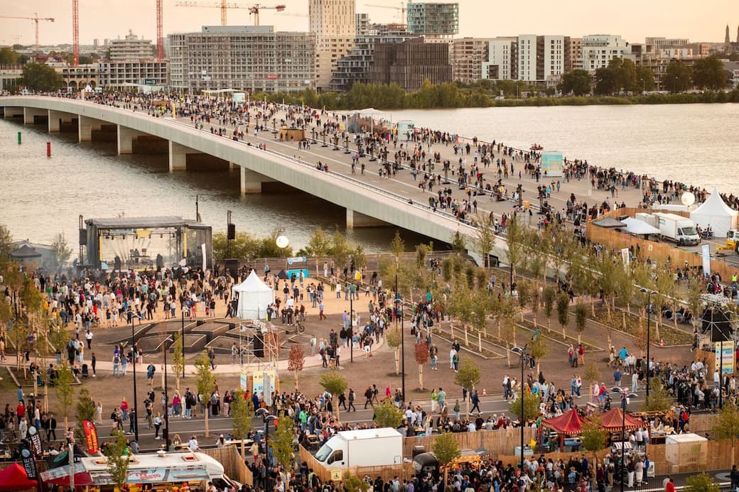 1._Simone_Veil_Bridge._Photo_by_JB_Menges_courtesy_of_Bordeaux_Metropole.jpg