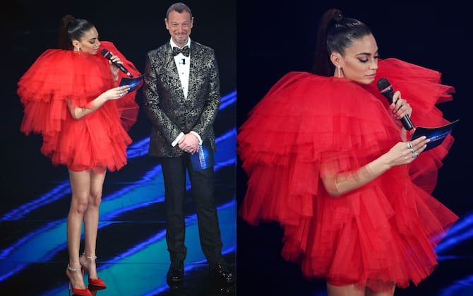 I look di Elodie a Sanremo, gli abiti più sexy visti sul palco  dell'Ariston. FOTO