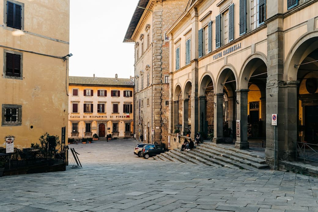 Cortona (AR), centro storico. Foto di Gabriella Clare Marino su Unsplash
