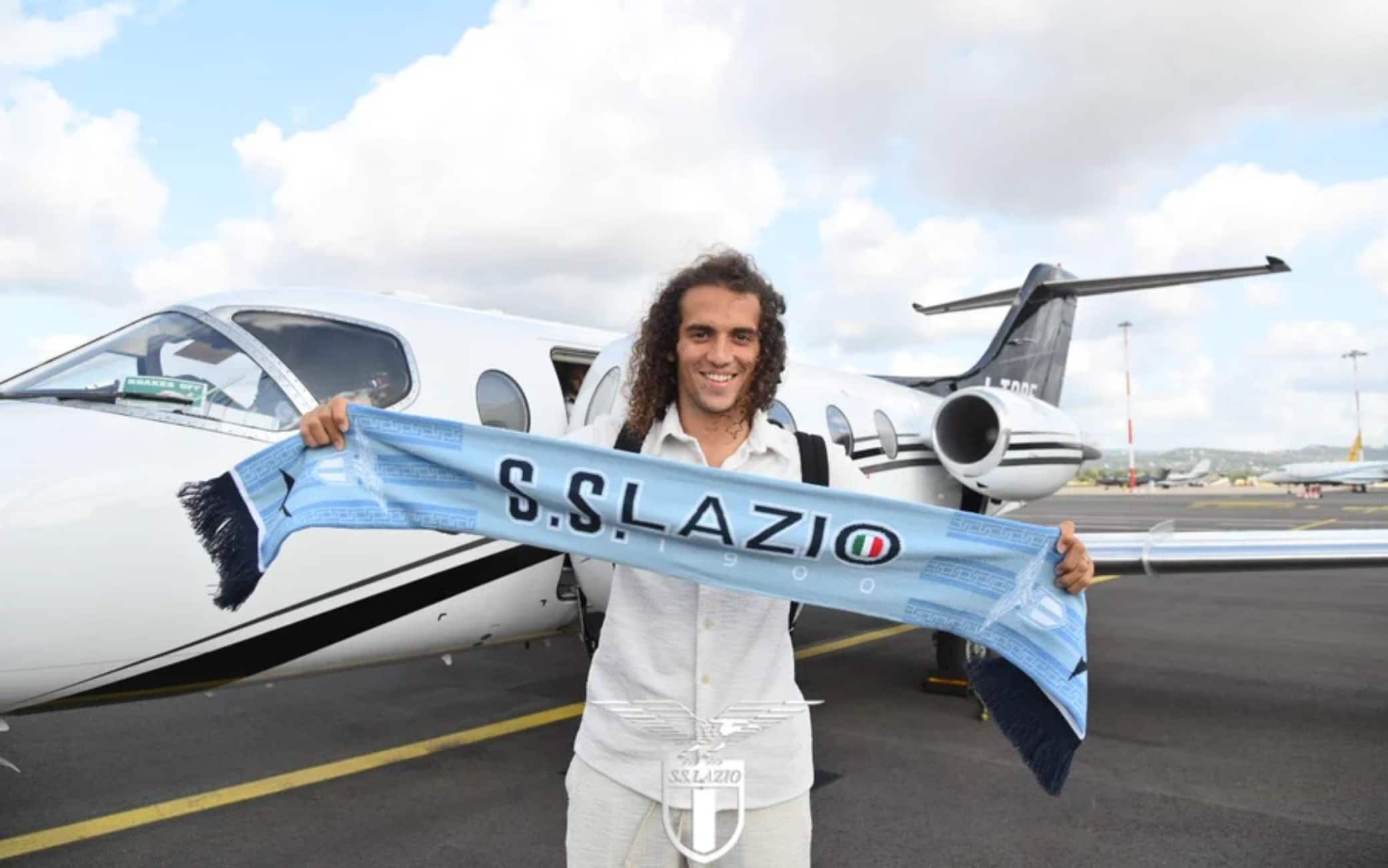 Guendouzi con la sciarpa della Lazio