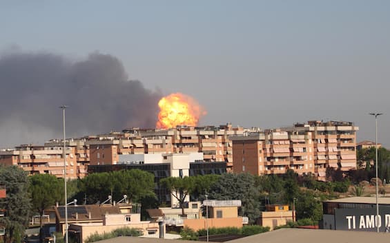 Esplosione a Roma, incendio in distributore benzina: oltre 20 feriti