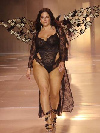 08-victorias-secret-fashion-show-2024-ipa - 1