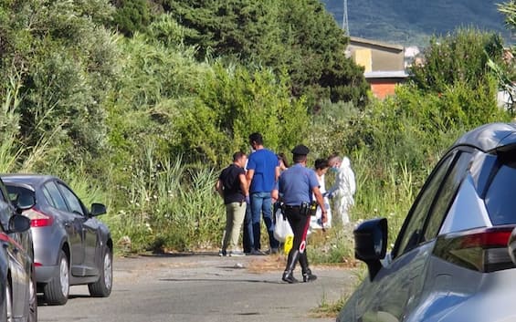 milazzo cadavere di un uomo trovato in un sacco di plastica