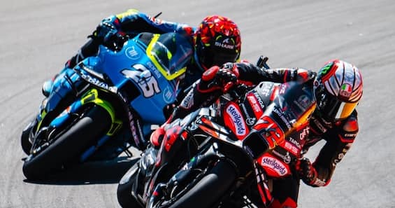 https://static.sky.it/editorialimages/bc49ca7d47edfe2a5166f28f791cf2e5a88bd604/skysport/it/motori/motogp/video/2025/06/07/bezzecchi-sprint-race-aragon-intervista/bezzecchi_og.jpg?im=Resize,width=565