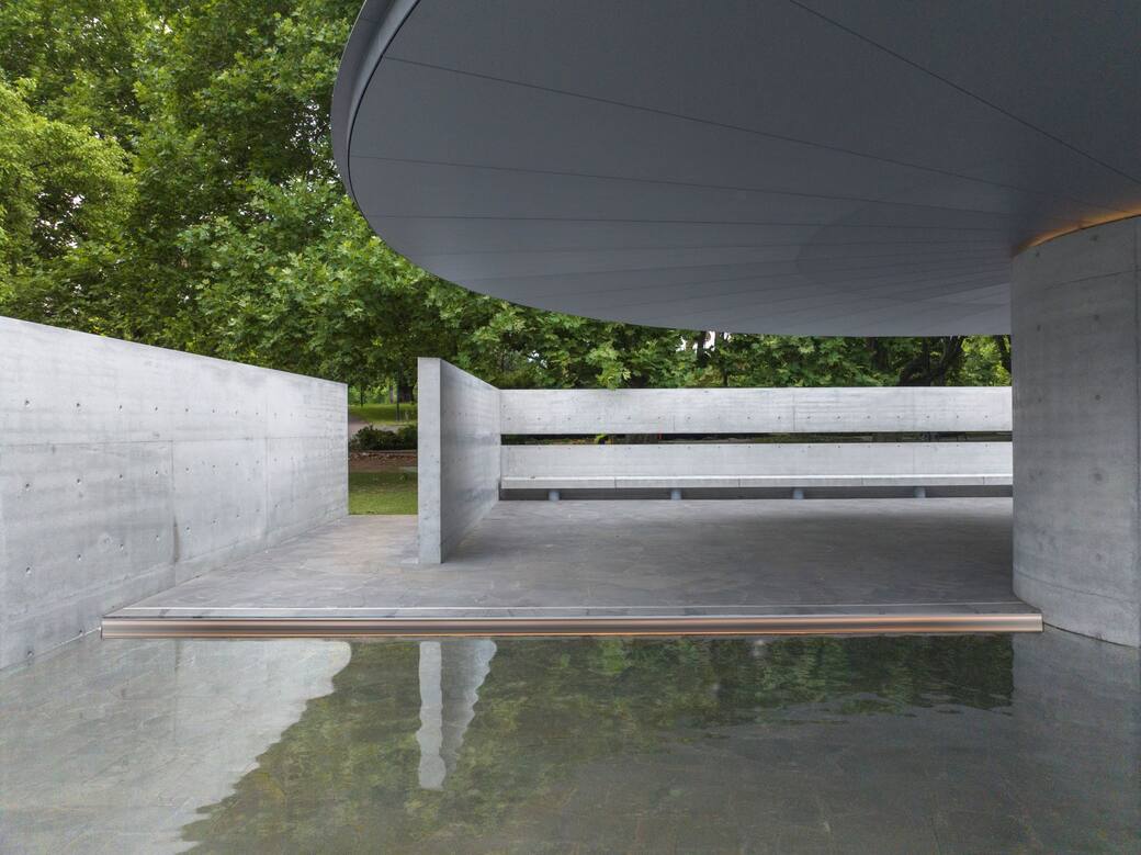06._Interior_view_of_MPavilion_10_designed_by_Tadao_Ando_by_John_Gollings_courtesy_of_MPavilion.jpg