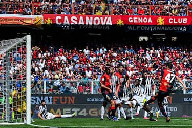 GENOA, ITALY - MAY 6: Milan Badelj of Genoa (R) scores a goal during the Serie B match between Genoa CFC and Ascoli at Stadio Luigi Ferraris on May 6, 2023 in Genoa, Italy. (Photo by Simone Arveda/Getty Images)