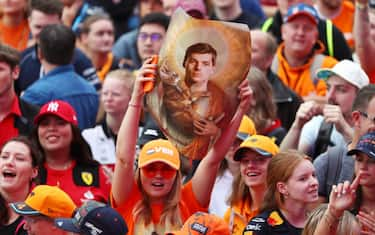 Pazzi di Verstappen: marea arancione a Zandvoort