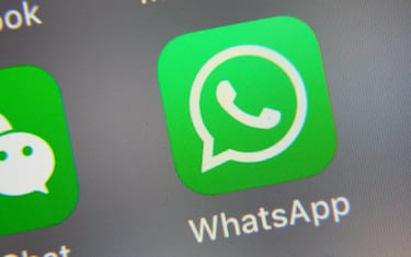 whatsapp logo ansa