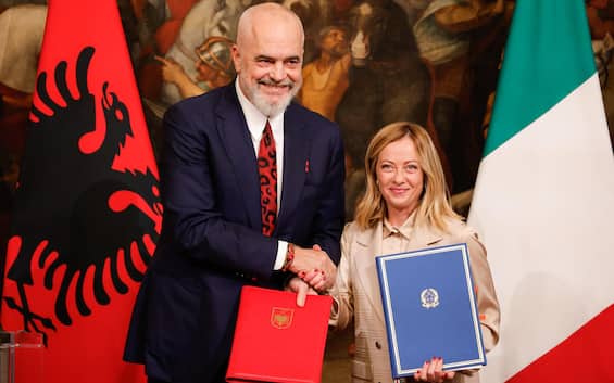 Albanian opposition appeals against the agreement with Italy on migrants