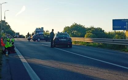 Senigallia, uccide la madre e si barrica in casa, poi si suicida