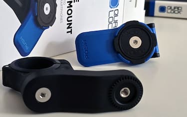 Supporto per manubrio moto
