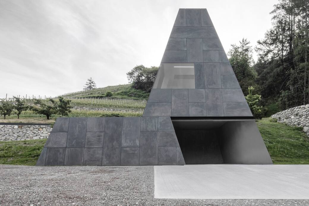 bergmeisterwolf_emergere_nuova_cantina_Pacherhof_2018._Novacella_Varna._Foto_Gustav_Willeit.jpg