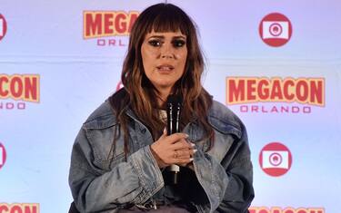 ORLANDO, FLORIDA - FEBRUARY 02: Alyssa Milano speaks at MegaCon Orlando 2024 at Orange County Convention Center on February 02, 2024 in Orlando, Florida. (Photo by Gerardo Mora/Getty Images)