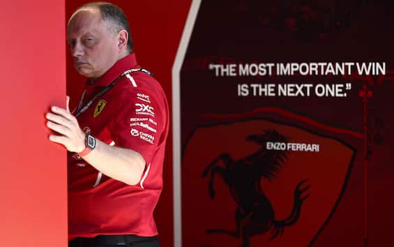 https://static.sky.it/editorialimages/be4583e3bc57115cfaa11a652239572f299653b4/skysport/it/motori/formula-1/2025/04/16/f1-gp-arabia-vasseur-ferrari-intervista/vasseur_ansa_ferrari.jpg?im=Resize,width=565