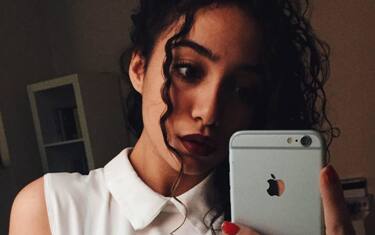 Camilla Sanvoisin, la venticinquenne trovata morta giovedì all'alba a casa del compagno in zona Giustiniana a Roma, in una foto tratta dal suo profilo facebook. +++ Facebook/Camilla Sanvoisin +++ ATTENZIONE LA FOTO NON PUO' ESSERE PUBBLICATA SENZA L'AUTORIZZAZIONE DELLA FONTE DI ORIGINE CUI SI RINVIA +++