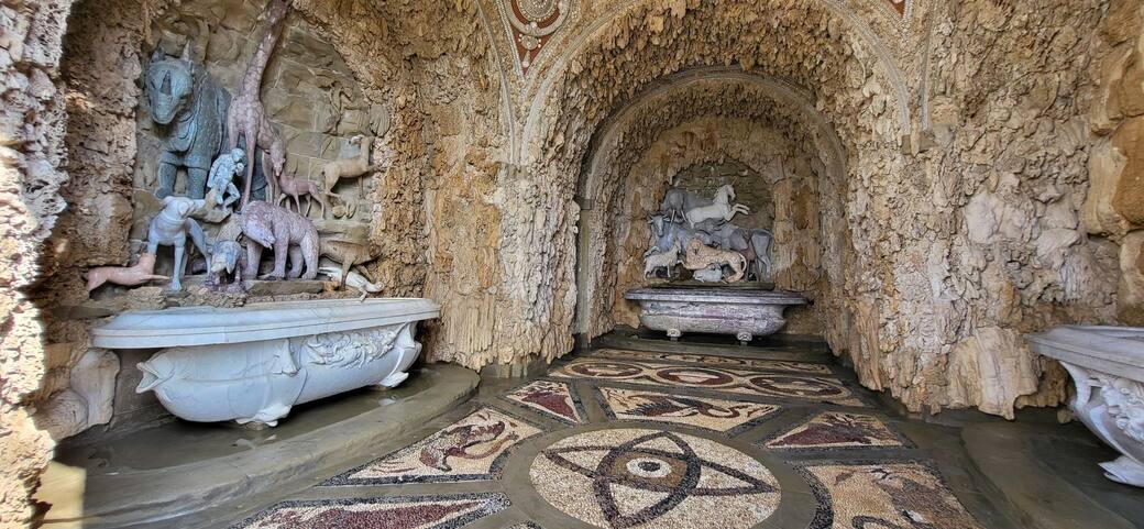 Grotta_degli_Animali_veduta_della_nicchia_centrale_e_di_quella_di_sinitra_@drm.jpeg