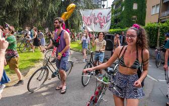 Milano. Marcia Marciona Non Tras Biciclettata in Occasione del Global gay Pride 2020