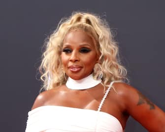 LOS ANGELES - JUN 26:  Mary J Blige at the 2022 BET Awards at Microsoft Theater on June 26, 2022 in Los Angeles, CA