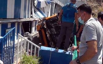Soccorsi dopo l'incidente del minibus a Capri