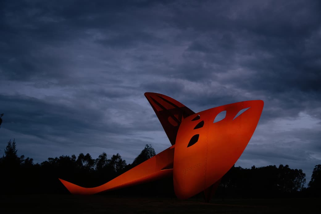 Alexander_Calder_Flying_Dragon_1975.jpg