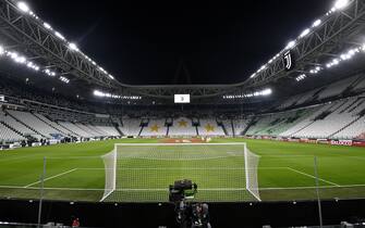 Foto Marco Alpozzi/LaPresse 08 Marzo 2020 Torino, Italia sport calcio  Juventus vs Inter - Serie A 2019-2020 Nella foto: porte chiuse all'Allianz Stadium per emergenza coronavirusPhoto Marco Alpozzi/LaPresse March 08, 2020 Turin, Italy sport soccer Italian Football Championship League A Tim 2019/2020 - Juventus vs Inter.In the pic: doors closed at Allianz Stadium for coronavirus emergency