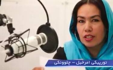 La giornalista afghana Torpekai Amarkhel, in fuga dal regime dei talebani, tra le vittime del naufragio di Cutro, nel crotonese, in una foto tratta dal profilo Twitter Kabul News, 06 marzo 2023.
TWITTER KABUL NEWS
+++ ATTENZIONE LA FOTO NON PUO' ESSERE PUBBLICATA O RIPRODOTTA SENZA L'AUTORIZZAZIONE DELLA FONTE DI ORIGINE CUI SI RINVIA +++ NPK +++