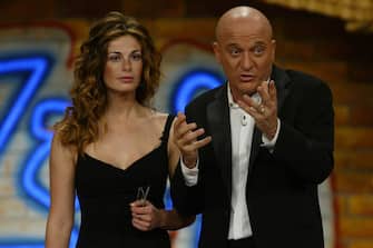 Sesto SG -MI, teatro tenda, 17/02/2004.

trasmissione televisiva "ZELIG CIRCUS"

nella foto: Claudio Bisio e Vanessa Incontrada.