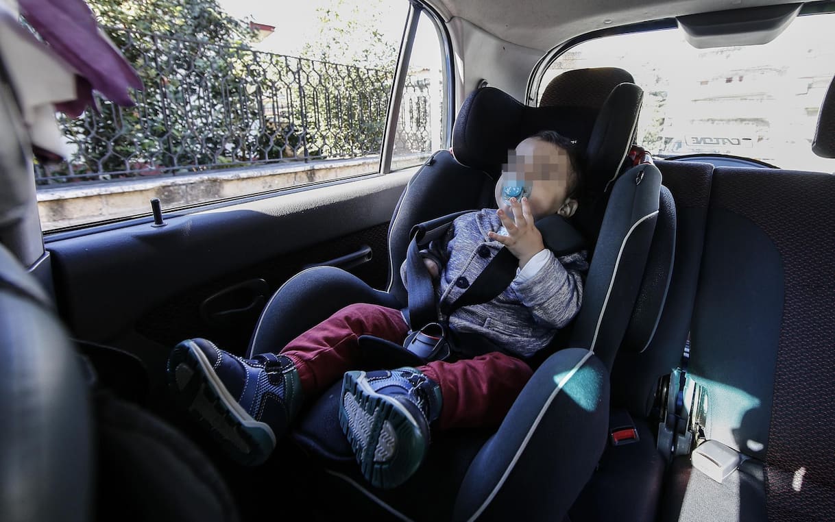 Pochi italiani usano le cinture posteriori, in aumento uso seggiolino bebè. I dati Iss Pochi italiani usano le cinture posteriori, in aumento uso seggiolino bebè. I dati Iss
