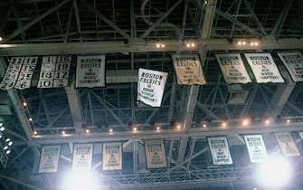 BOSTON - 1986:  The Boston Celtics 1986 NBA Championship banner gets raised to the rafters joining their previous Celtics' championship banners hanging from the rafters at the Boston Garden in Boston, Massachusetts.  NOTE TO USER: User expressly acknowledges that, by downloading and or using this photograph, User is consenting to the terms and conditions of the Getty Images License agreement. Mandatory Copyright Notice: Copyright 1986 NBAE (Photo by Dick Raphael/NBAE via Getty Images)