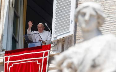 Pope Francis leads his Angelus prayer from the window of his office overlooking St. Peter's Square at the Vatican City, 21 July 2024. 
ANSA/FABIO FRUSTACI