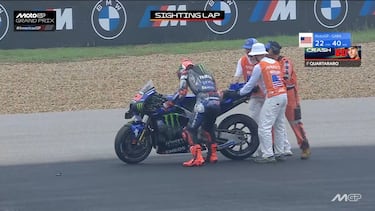 20.38 - Quartararo cade nel giro di schieramento
