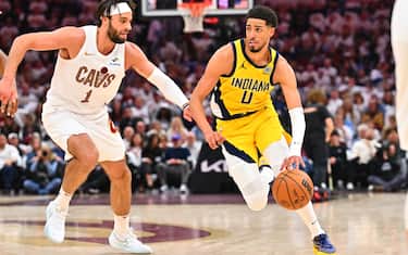 CLEVELAND CADE SUBITO E CADE MALE