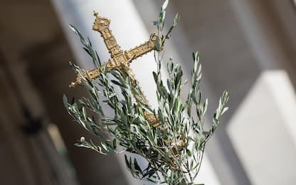Foto LaPresse - Stefano Costantino
20/03/2016 Città del Vaticano (VAT)
Cronaca
Papa Francesco celebra la Santa Messa in occasione della Domenica delle Palme, in Piazza San Pietro, Città del Vaticano, Vaticano.
Nella foto: 

Photo LaPresse - Stefano Costantino
20/03/2016 Vatican City (VAT)

Pope Francis celebrates Holy Mass on the occasion of Palm Sunday in St. Peter's Square, Vatican, Vatican City.
In the pic: 