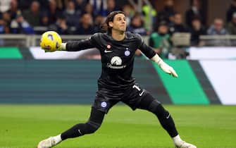 Inter Milan s goalkeeper Yann Sommer in action during the Italian serie A soccer match between Fc Inter  and Napoli at  Giuseppe Meazza stadium in Milan, 17 March 2024.
ANSA / MATTEO BAZZI