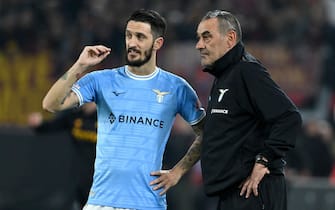 SS Lazio's head coach Maurizio Sarri speaks with his player Luis Alberto (L)during the Italian Serie A soccer match between SS Lazio and AS Roma at the Olimpico stadium in Rome, Italy, 19 March 2023.  ANSA/ETTORE FERRARI
