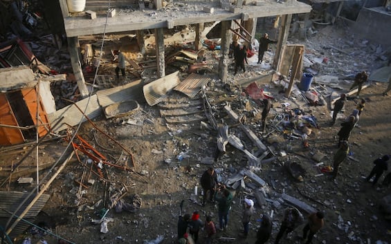 Guerra Israele Medio Oriente, Al-Jazeera: 30 morti a Nuseirat in raid su centro di Gaza