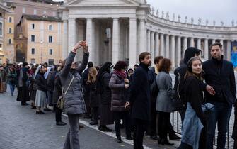 Nuns, priests and faithful gather in St. Peter's Basilica to pay their last respects to the body of Benedict XVI in the Vatican, 02 January 2023. Former Pope Benedict XVI died on 31 December at his Vatican residence, aged 95.
ANSA/MASSIMO PERCOSSI