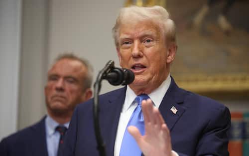 epa12398866 US President Donald Trump speaks in the Roosevelt Room at the White House, in Washington, DC, USA, 22 September 2025. Trump announced new recommendations on autism.  EPA/FRANCIS CHUNG / POOL