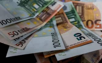 Italian citizenship income will start in March 2019, said Luigi Di Maio, Minister of Economic Development, Labour and Social Policies since June 1, 2018. He also promises that even for the next maneuver the VAT will not increase, Italy, on December 2018