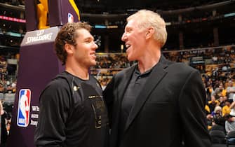LOS ANGELES - OCTOBER 27:  Luke Walton #4 of the Los Angeles Lakers embraces his father, Bill before taking on the Los Angeles Clippers in the season opener at Staples Center on October 27, 2009 in Los Angeles, California. NOTE TO USER: User expressly acknowledges and agrees that, by downloading and/or using this Photograph, user is consenting to the terms and conditions of the Getty Images License Agreement. Mandatory Copyright Notice: Copyright 2009 NBAE (Photo by Andrew D.Bernstein/NBAE via Getty Images)