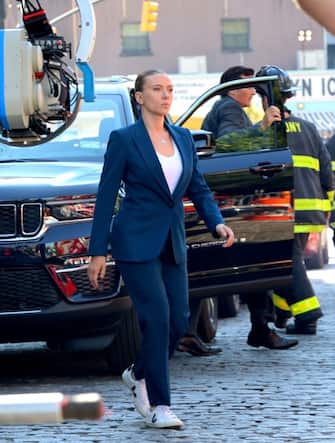 10-scarlett-johansson-rupert-friend-jurassic-world-rebirth-ipa - 1