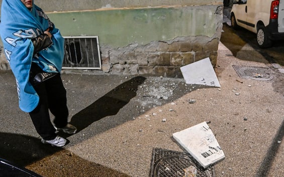 napoli forte scossa di terremoto 4 4 crolli e paura tra gli abitanti