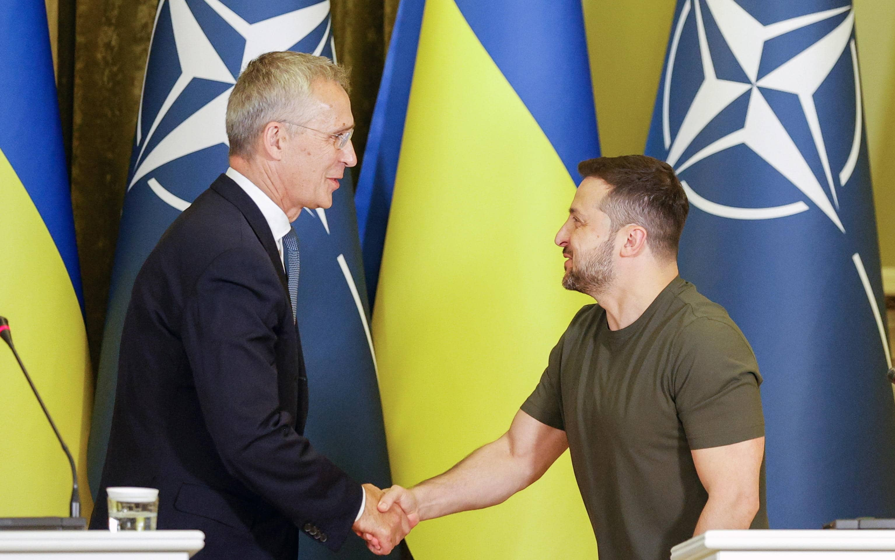 Stoltenberg e Zelensky a Kiev