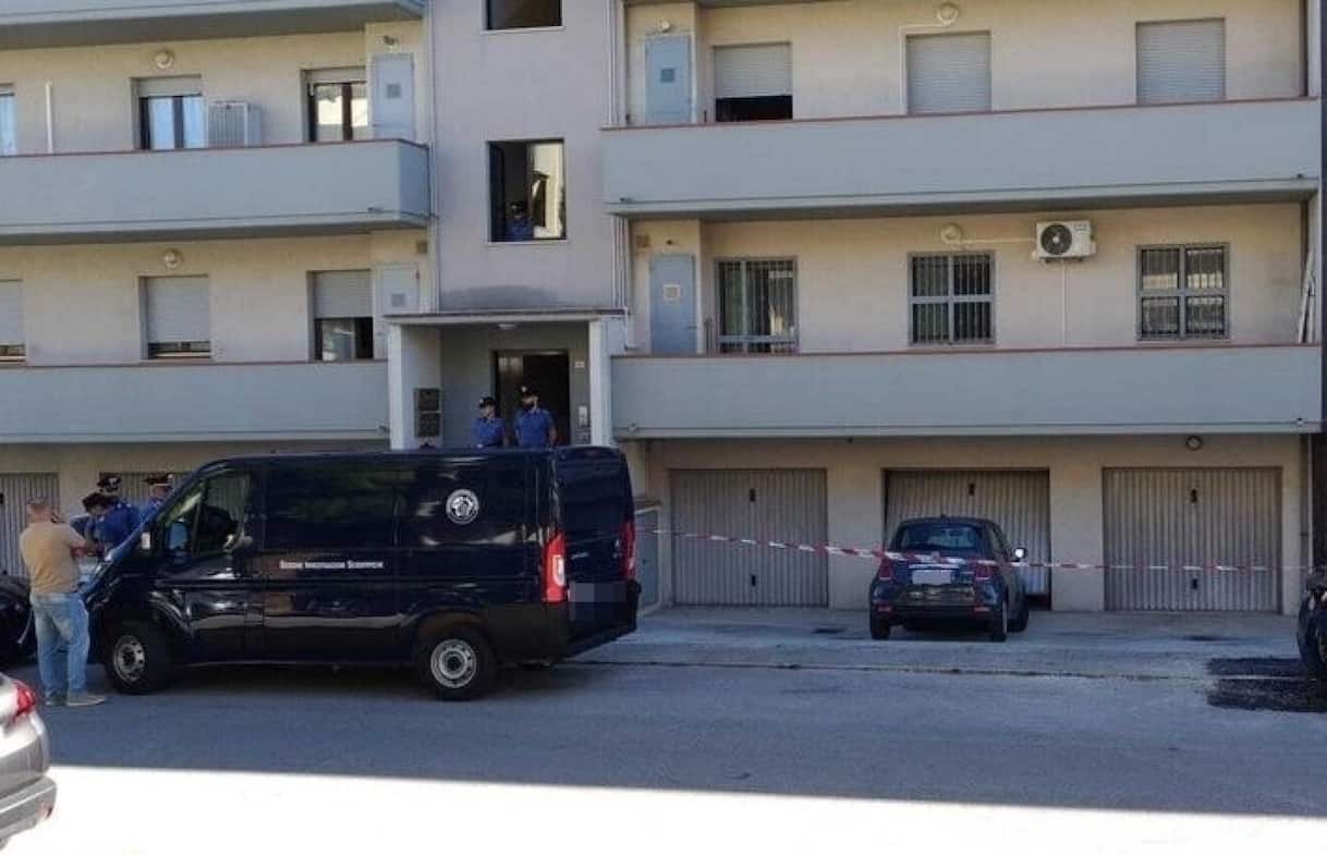 loreto ucciso in un garage fermato nella notte un 37enne