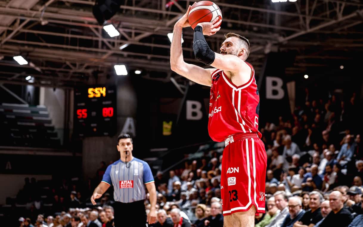 https://static.sky.it/editorialimages/c31734f7739850d9bef6641f6bcc32956e354cc6/skysport/it/basket/2025/11/15/milano-trapani-serie-a-orari-dove-vedere/Marko_Guduric_Ciamillo-Castoria_Olimpia_Milano.jpg?im=Resize,width=1218
